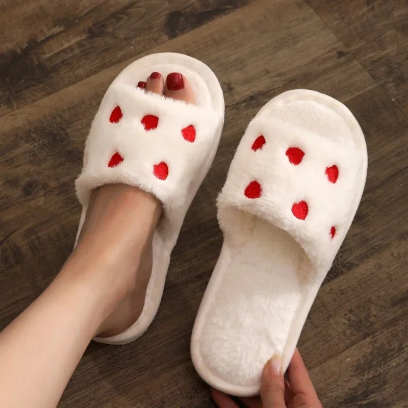Chaussons femme cœur fourrure