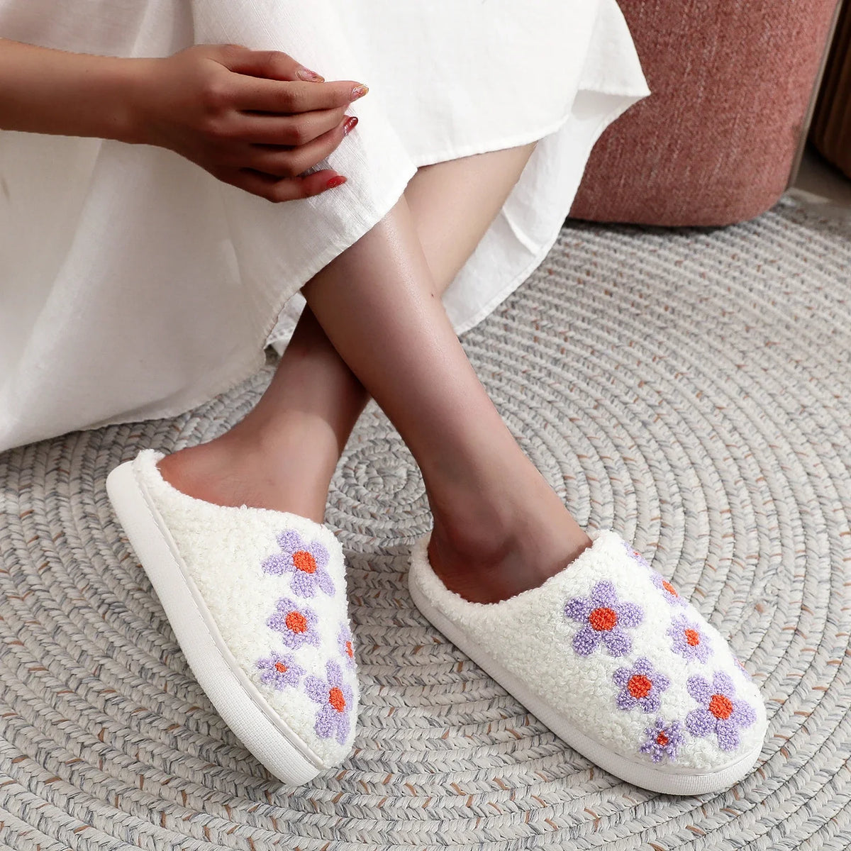 Chausson femme fleurs violettes