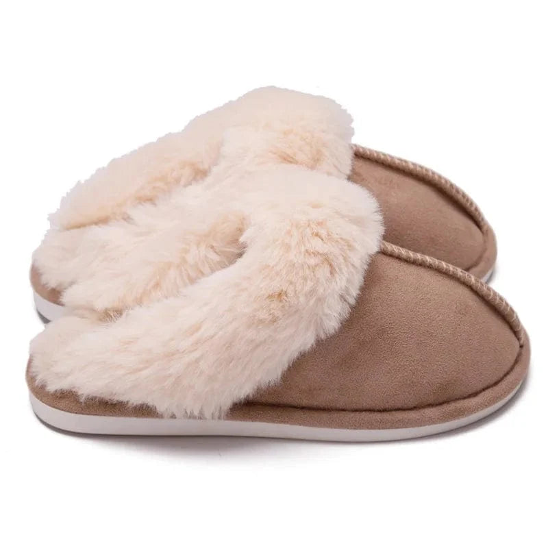 Chaussons imitation daim fourrés
