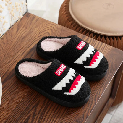 Mules peluche requin