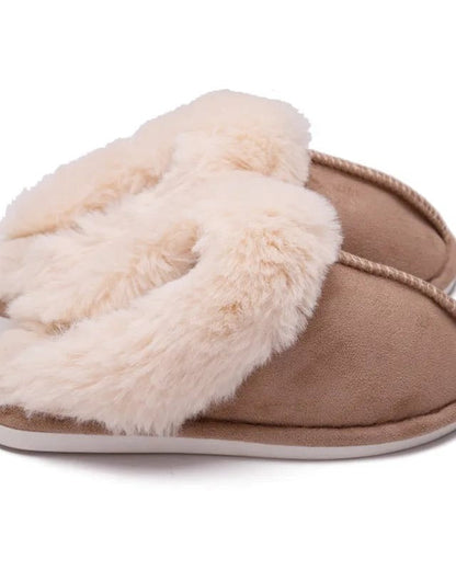 Chaussons imitation daim fourrés